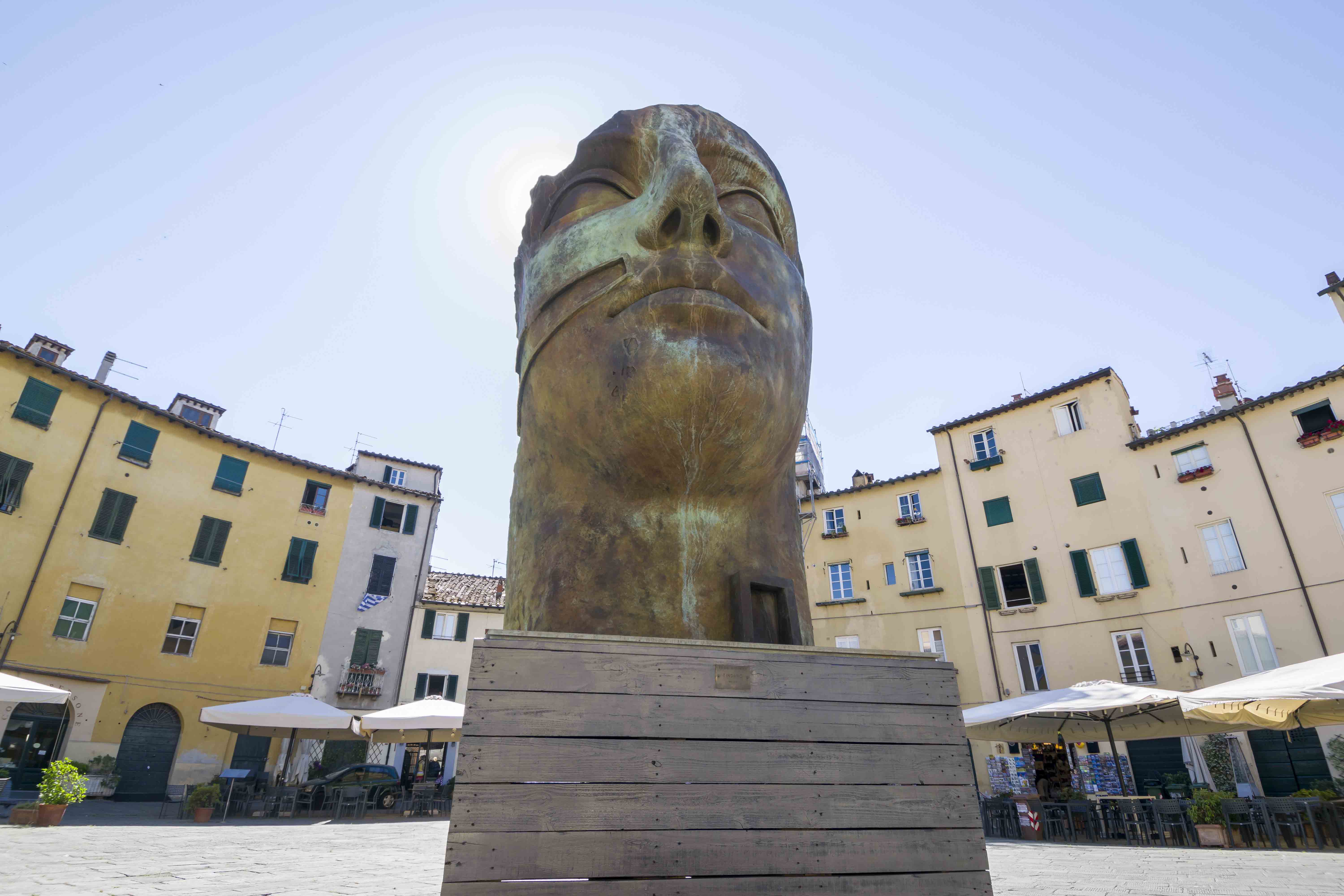 Igor Mitoraj Tindaro Piazza Anfiteatro Lucca ph Ghilardi