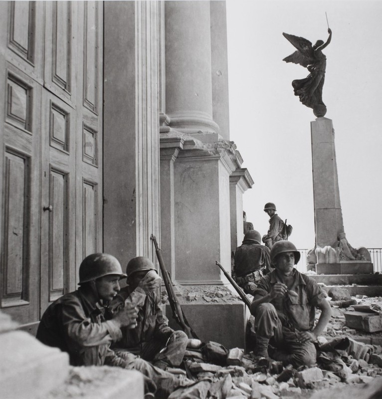 robert capa in italia